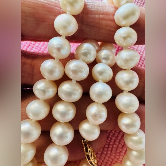 10mm PEARLS VINTAGE white Elegant 8-1/2 in Necklace solid 14kt yellow gold clasp - Picture 12 of 12